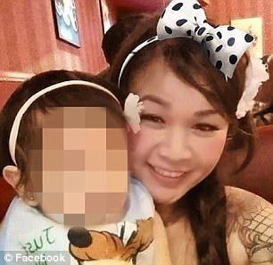 Video: mujer abandona a su hija de dos años en centro comercial - mujer-3