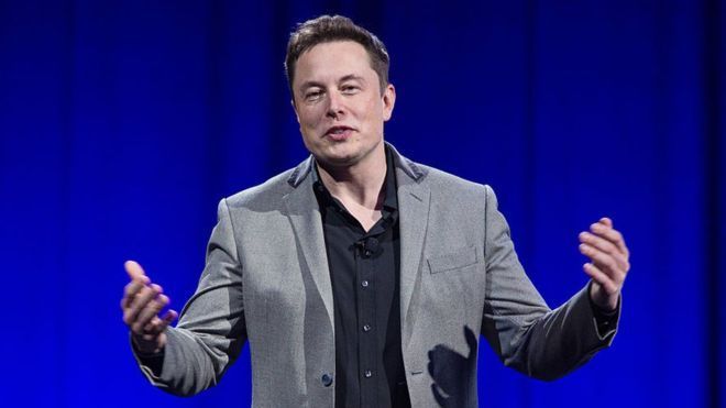 Elon Musk crea empresa para desarrollar implantes cerebrales