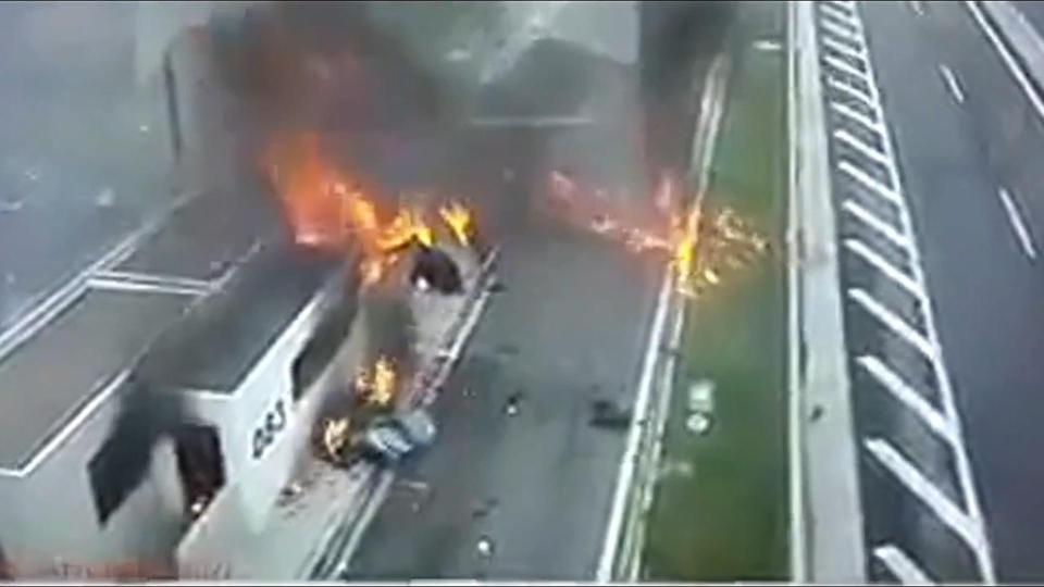 Video: hijo de millonario griego muere al chocar su Porsche