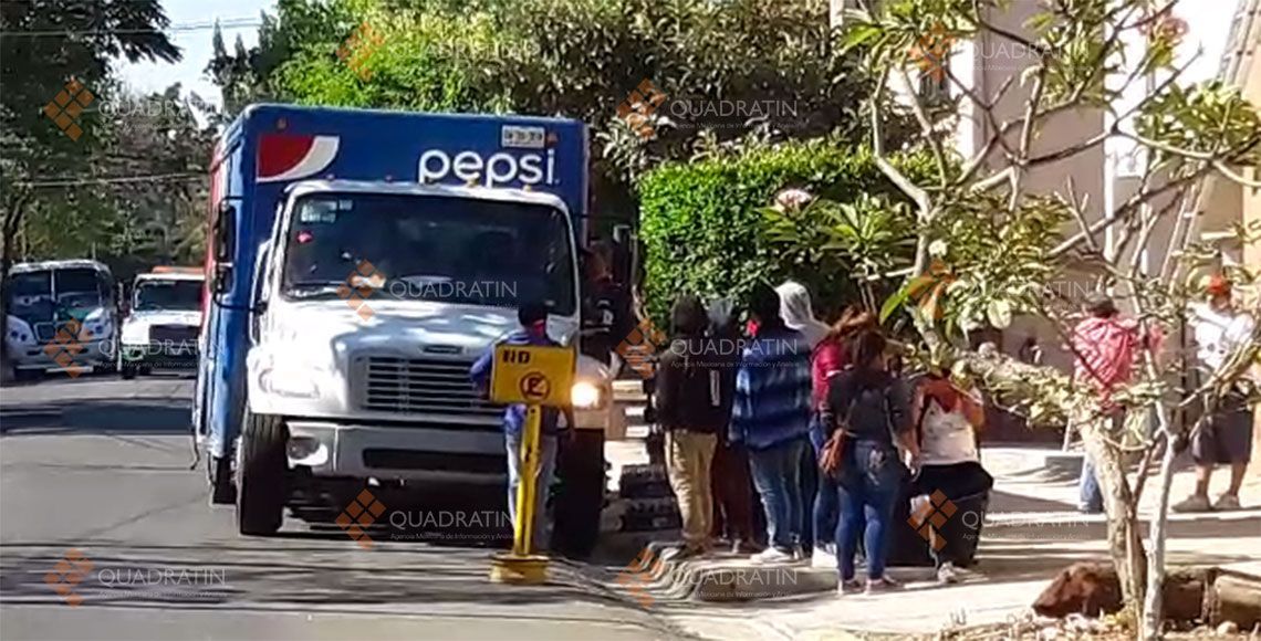 Normalistas secuestran camiones repartidores en Oaxaca - normalistas2