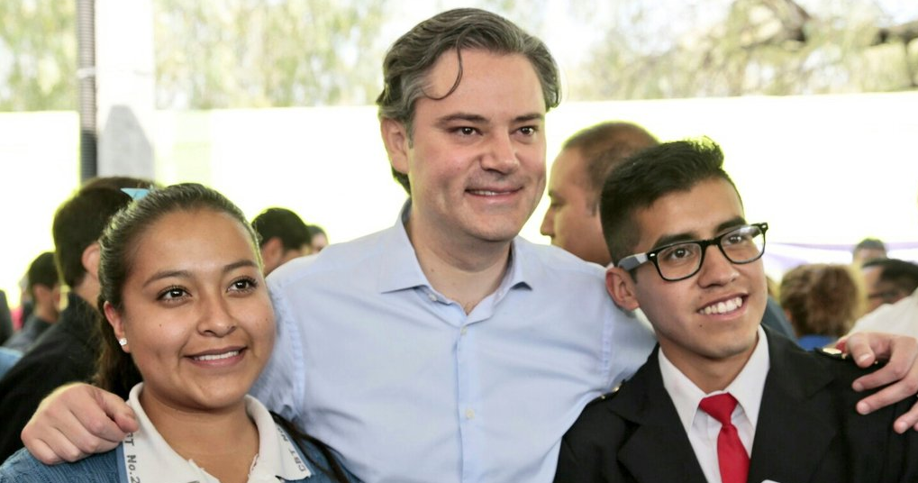 Existen 100 mil becas para estudiar en EE.UU. y Canadá: Nuño