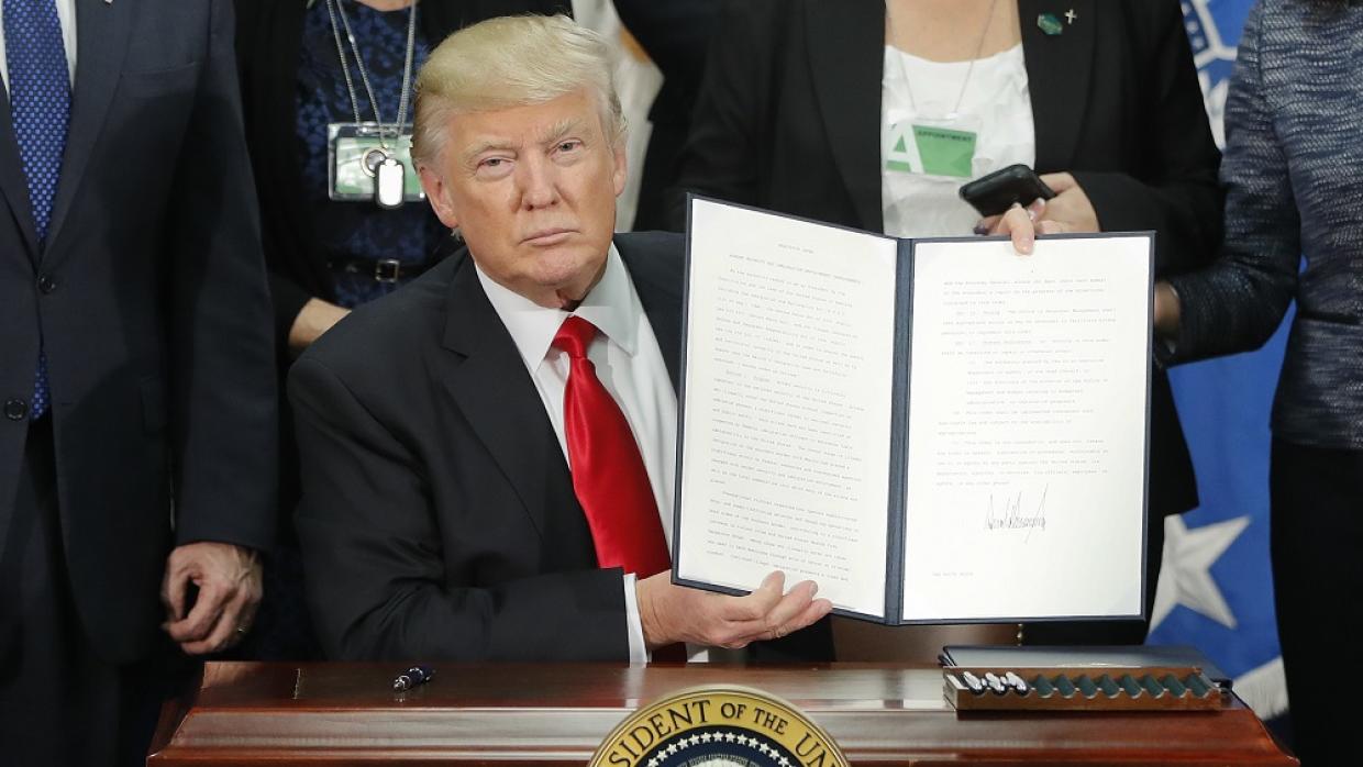 Trump firma una nueva orden ejecutiva sobre migración