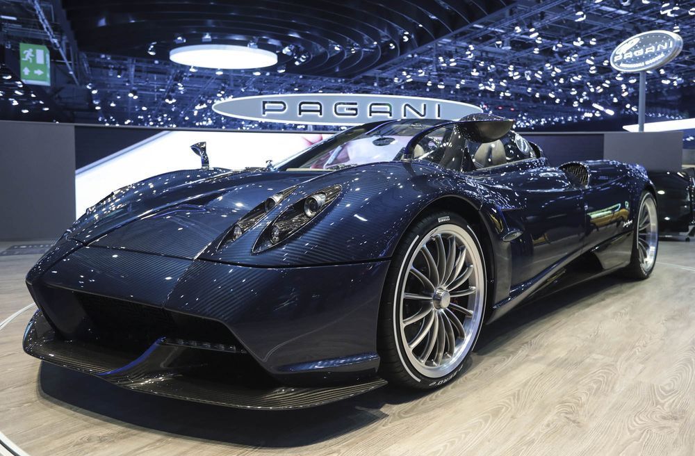 El convertible más potente y caro del mundo - pagani
