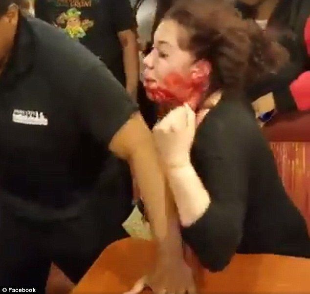 #Video Mujeres pelean a golpes en restaurante de Pensilvania - pelea-3