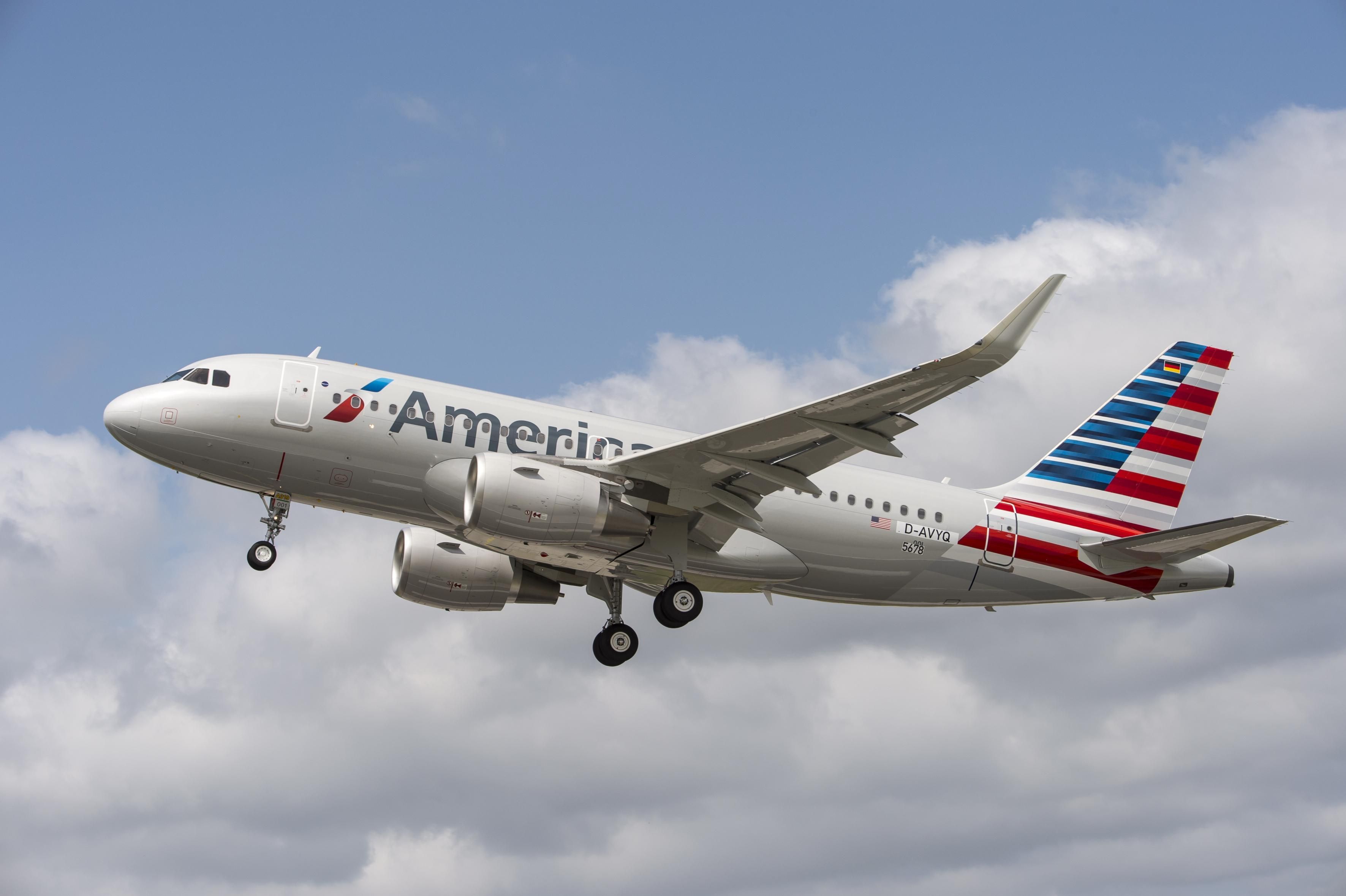 Muere copiloto de American Airlines tras problema médico en vuelo