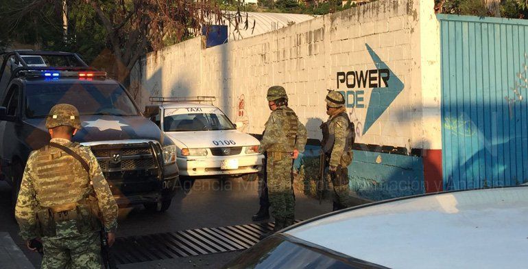 Enfrentamiento frente a preparatoria deja un muerto en Guerrero