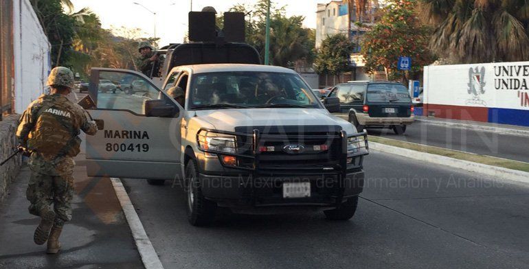 Enfrentamiento frente a preparatoria deja un muerto en Guerrero - prepa132-guerrero