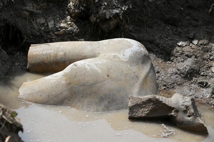 Descubren estatua gigante de Ramsés II en El Cairo