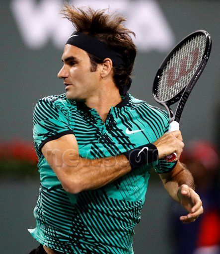 Federer debuta en el Masters 1000 de Indian Wells con victoria en dos sets - roger-federer-1