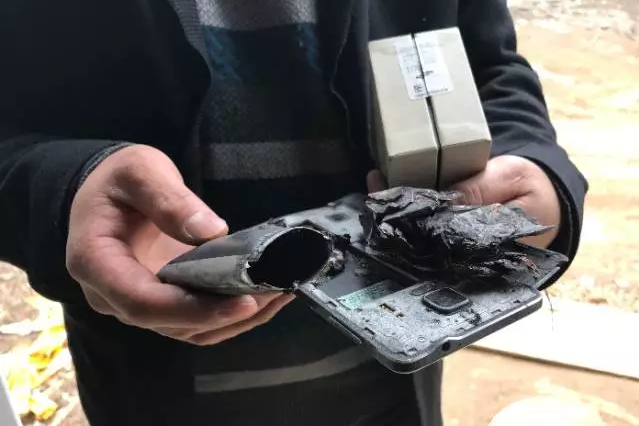 Explota otro smartphone de Samsung pero con una batería ‘pirata’