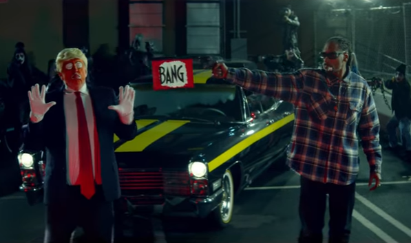 Snoop Dogg simula disparo a Donald Trump en nuevo video