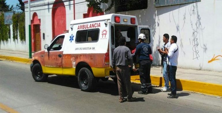 Pelea entre taxistas y mototaxistas deja dos heridos de bala en Oaxaca