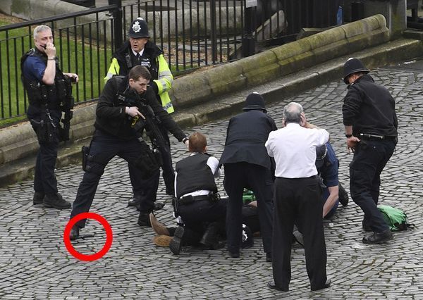 Imágenes del ataque terrorista cerca del Parlamento de Londres - terrorista-3
