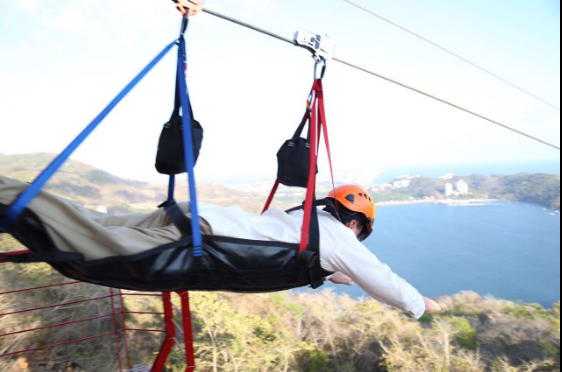 Inauguran en Acapulco la tirolesa más larga del mundo