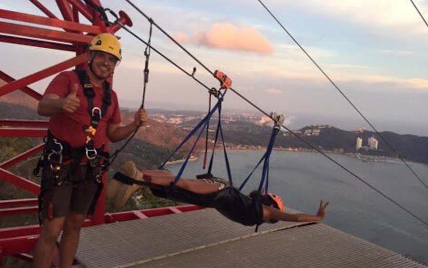 Inauguran en Acapulco la tirolesa más larga del mundo - tirolesa