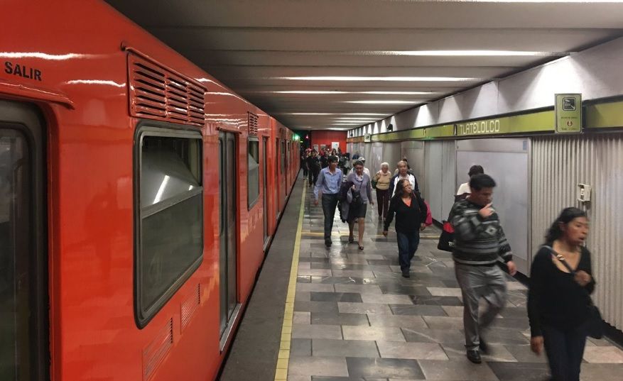 Caos por suspensión del servicio en la Línea 3 del Metro