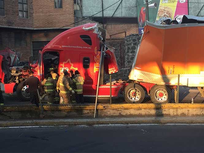 Vuelca tráiler en incorporación a Autopista México-Cuernavaca - trailer-viaducto-tlalpan2