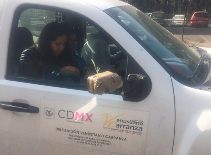 Video: agresión de mujer en camioneta de la delegación Venustiano Carranza
