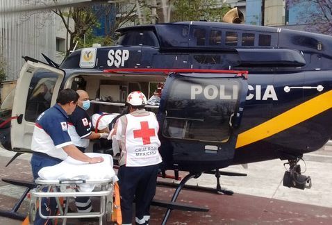 Auto vuelca y se incendia en Viaducto - viaducto-3