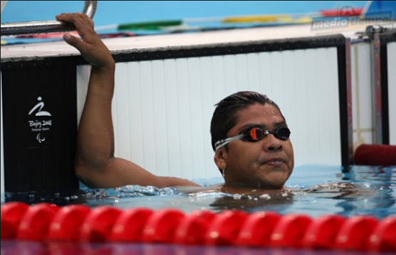 Roban 182 medallas a nadador paralímpico en Colima