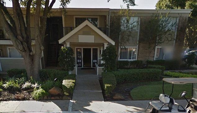 Hombre viola a su vecina enfrente de dos hijos menores