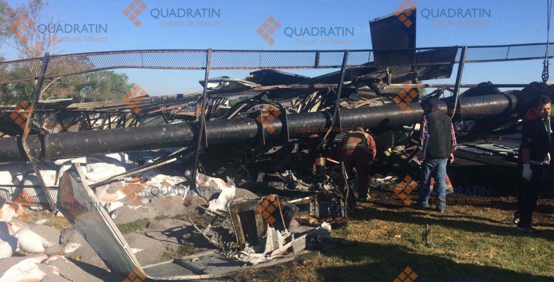 Muere persona calcinada tras volcadura de tráiler en Circuito Exterior Mexiquense - volcadura-5