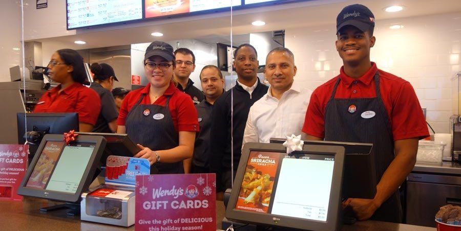 #Video Trabajador de Wendy’s golpea a cliente por faltarle al respeto