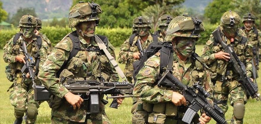 Soldado colombiano mata a tres compañeros y luego se suicida