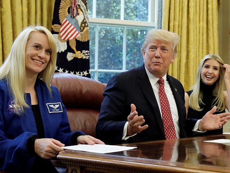 Trump quiere que un estadounidense pise Marte durante su mandato - 1662726