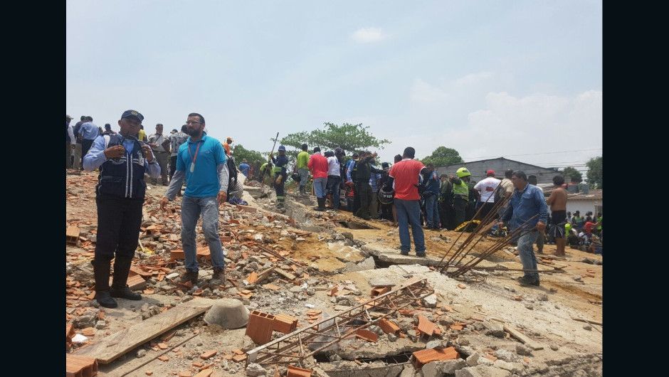 Cinco muertos tras desplome de edificio en Cartagena
