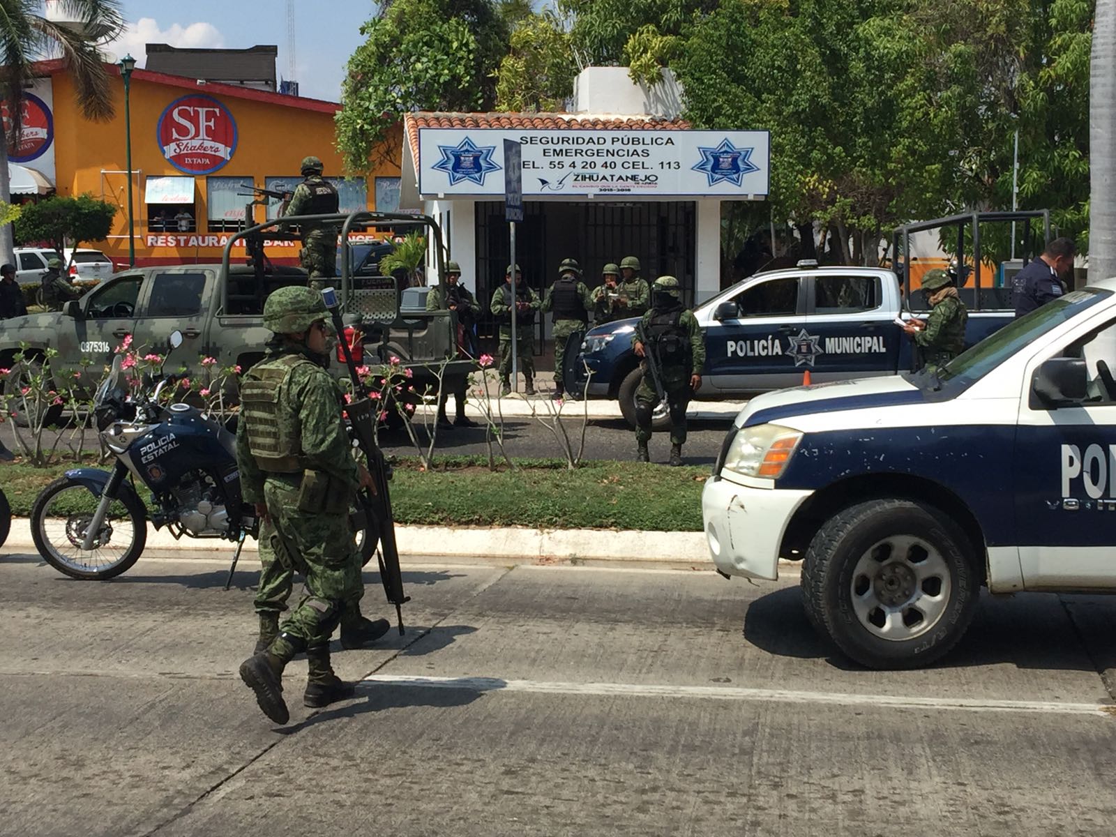 Asesinan a tres policías en zona turística de Ixtapa - 2f9e78e3-17a5-46bd-8508-ce24a6e6529e