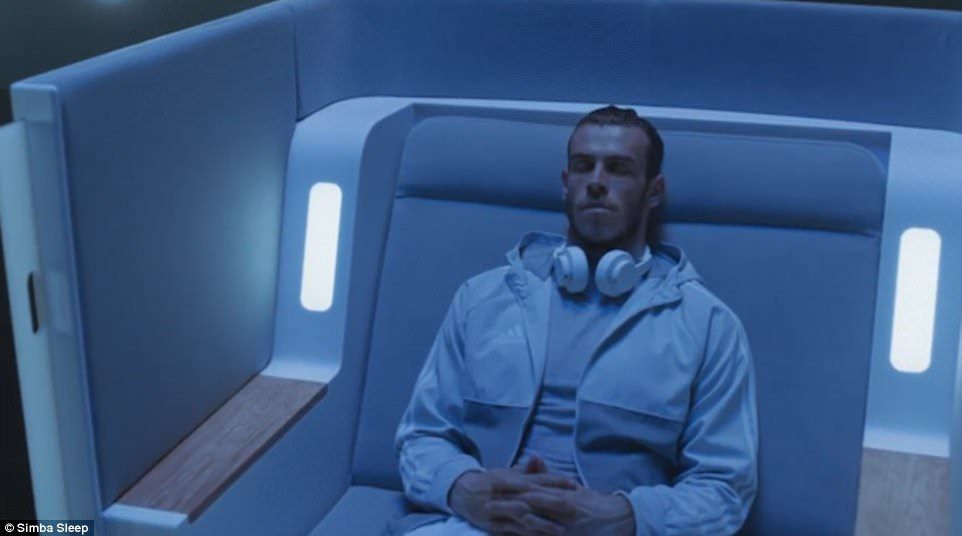 #Video El asiento de avión que busca ser igual de cómodo que nuestra cama  - 3F27805D00000578-4401166-Gareth_Bale_Roger_Federer_and_LeBron_James_have_all_become_advoc-a-28_1491907701546