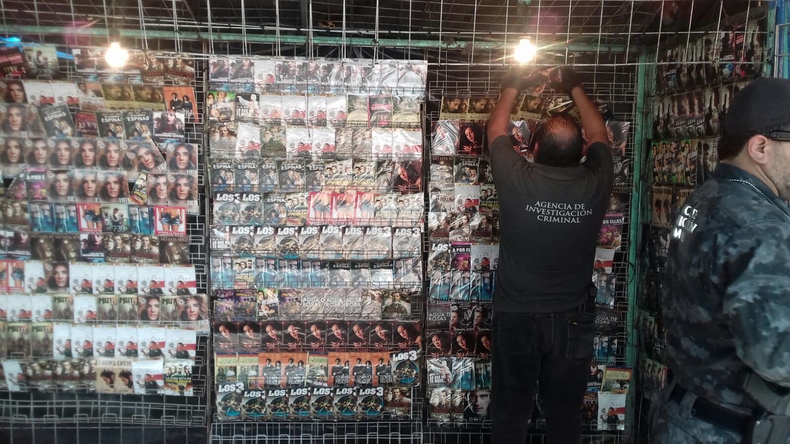 Decomisan 25 mil DVD’s piratas en Tabasco