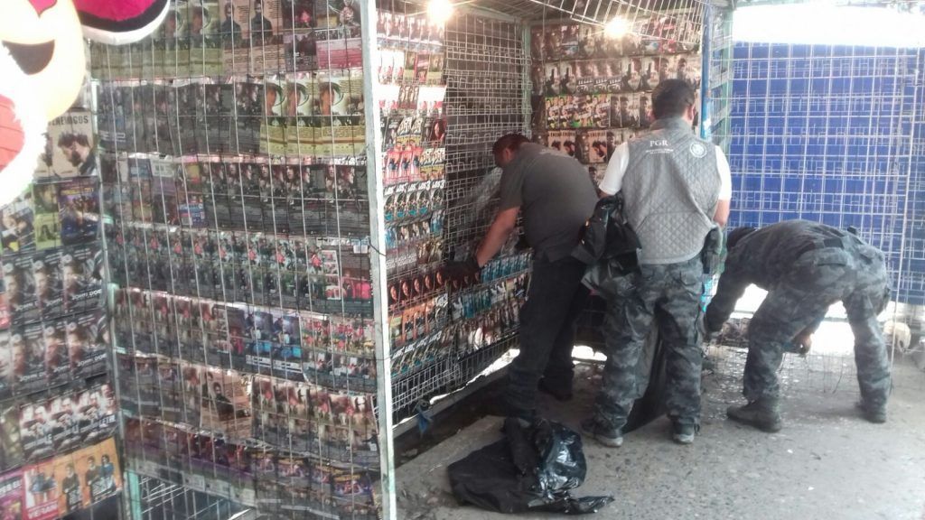 Decomisan 25 mil DVD's piratas en Tabasco - 758002-1024x576