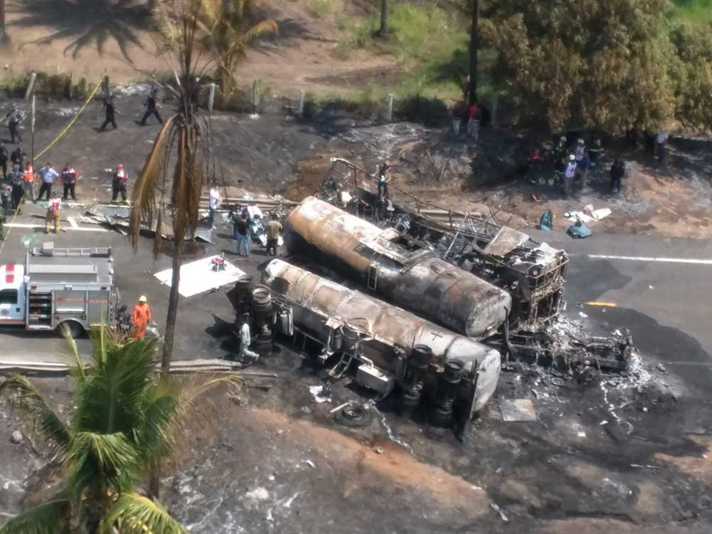 Entregan cuerpos de las víctimas del choque en la autopista Siglo 21 - Autopista-Siglo-XXI-4
