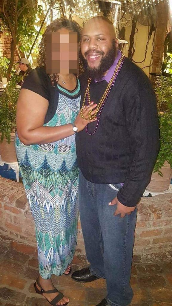 Policía busca a hombre que transmitió asesinato por Facebook Live - C9k1ptKWsAA7Xw7-576x1024