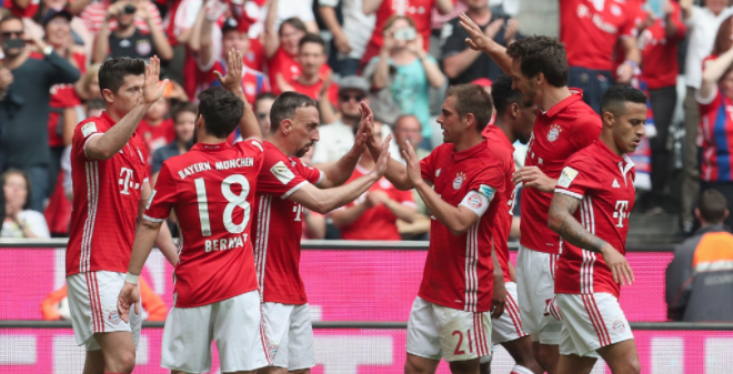 Bayern Munich aplasta al Augsburgo y está cada vez más cerca del título