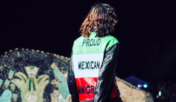 El diseñador mexicano que resiste a la xenofobia a través de su ropa