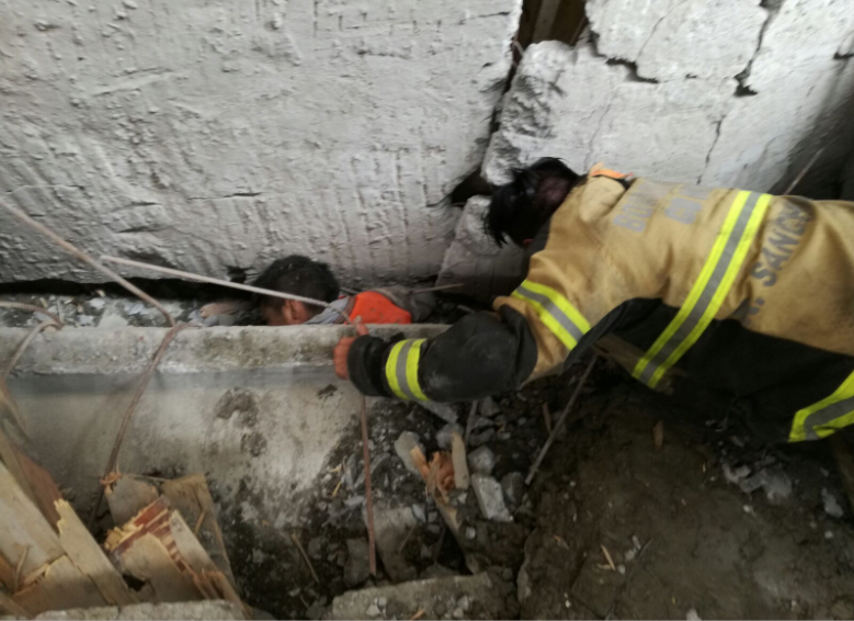 Constructora Itisa no da la cara tras derrumbe de estacionamiento - Captura-de-pantalla-2017-04-10-a-las-19.09.11