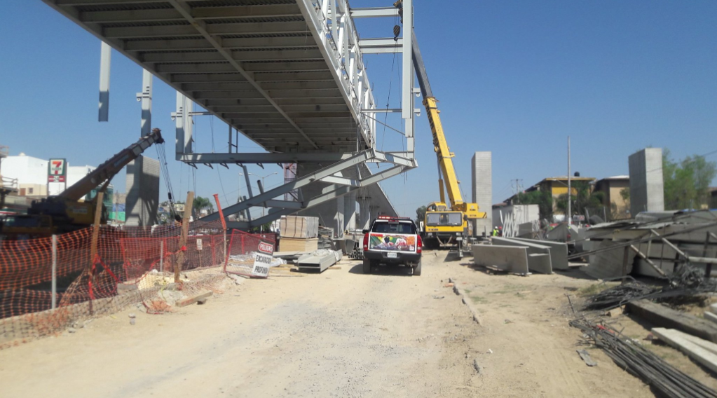 Cae estructura de 60 toneladas en Jalisco y deja cinco heridos - Captura-de-pantalla-2017-04-20-a-las-17.13.12
