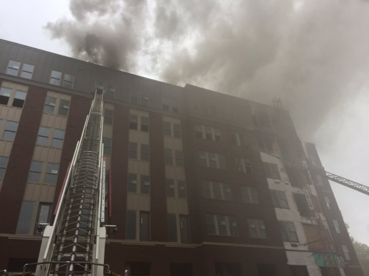 #Video Bomberos luchan contra incendio en Maryland - Captura-de-pantalla-2017-04-24-a-las-11.31.02