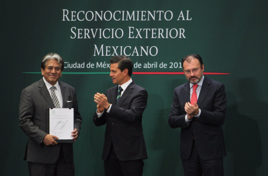 'Habrá 350 ascensos en el Servicio Exterior Mexicano': EPN - Captura-de-pantalla-2017-04-28-a-las-15.43.11