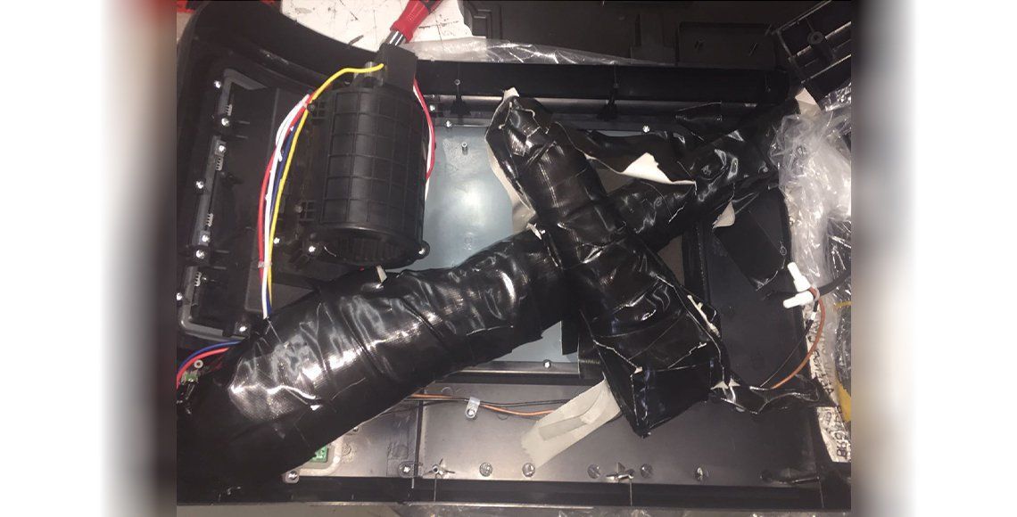 Detectan droga en envases de cajeta en AICM