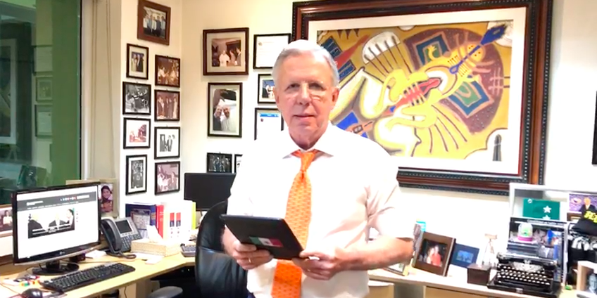 ¡Las noticias!  Trump ha bombardeado bases sirias