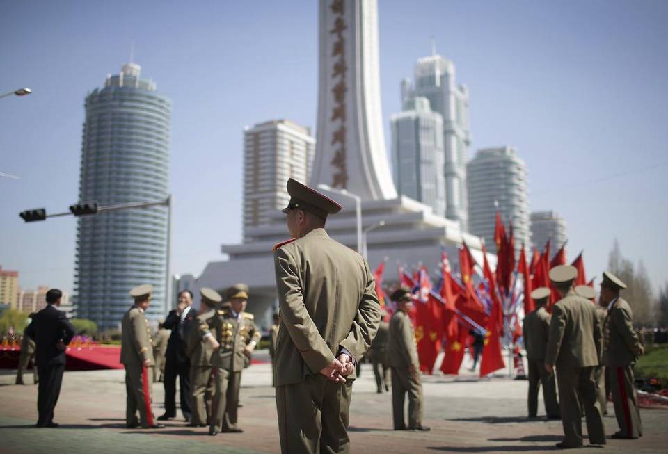 Inauguran rascacielos en Corea del Norte... no tiene ni agua caliente - North-Korea3223