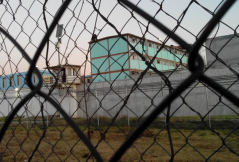 Sentencian a 15 años de cárcel a celador que mató a reo en Topo Chico - Topo-Chico