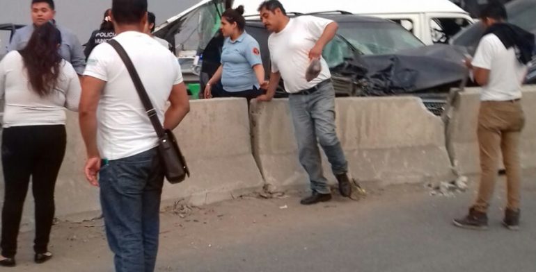 Choque entre tráiler y autobús de pasajeros deja 35 heridos - WhatsApp-Image-2017-04-07-at-20.40.02-770x392