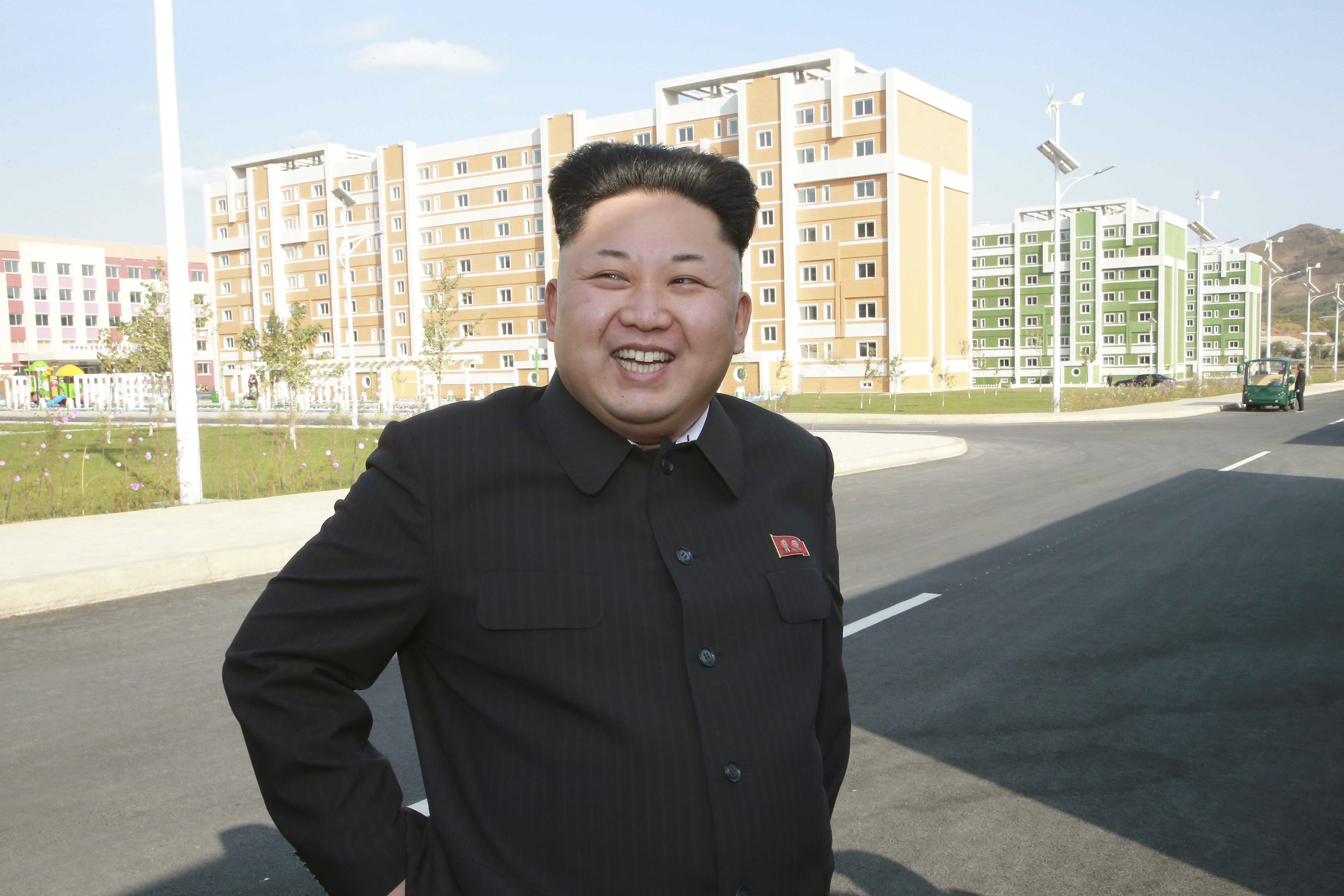 Preparado y listo sitio de pruebas nucleares de Corea del Norte: EE.UU. - a_lss_kim_jong_un_141014