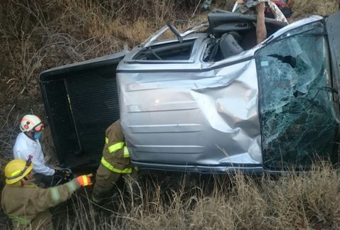 Volcadura en carretera de Guanajuato deja cuatro muertos Volcadura en carretera de Guanajuato deja cuatro muertos