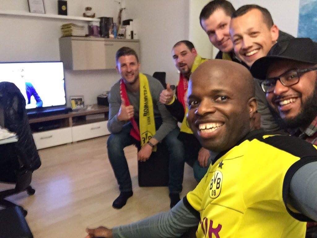 Encuentran mensaje cerca de explosión en Dortmund - aficionados-monaco-dortmund